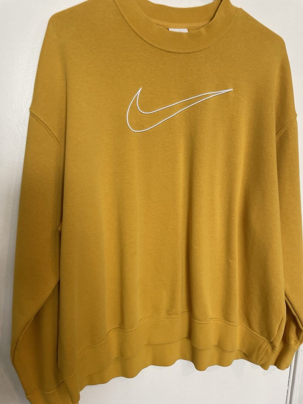 Nike Mustard Yellow Sweat Shirt Crewneck White Swoosh M Medium Dri-fit